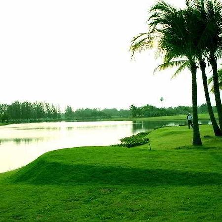 Water Land Golf Resort & Spa Phitsanulok Esterno foto